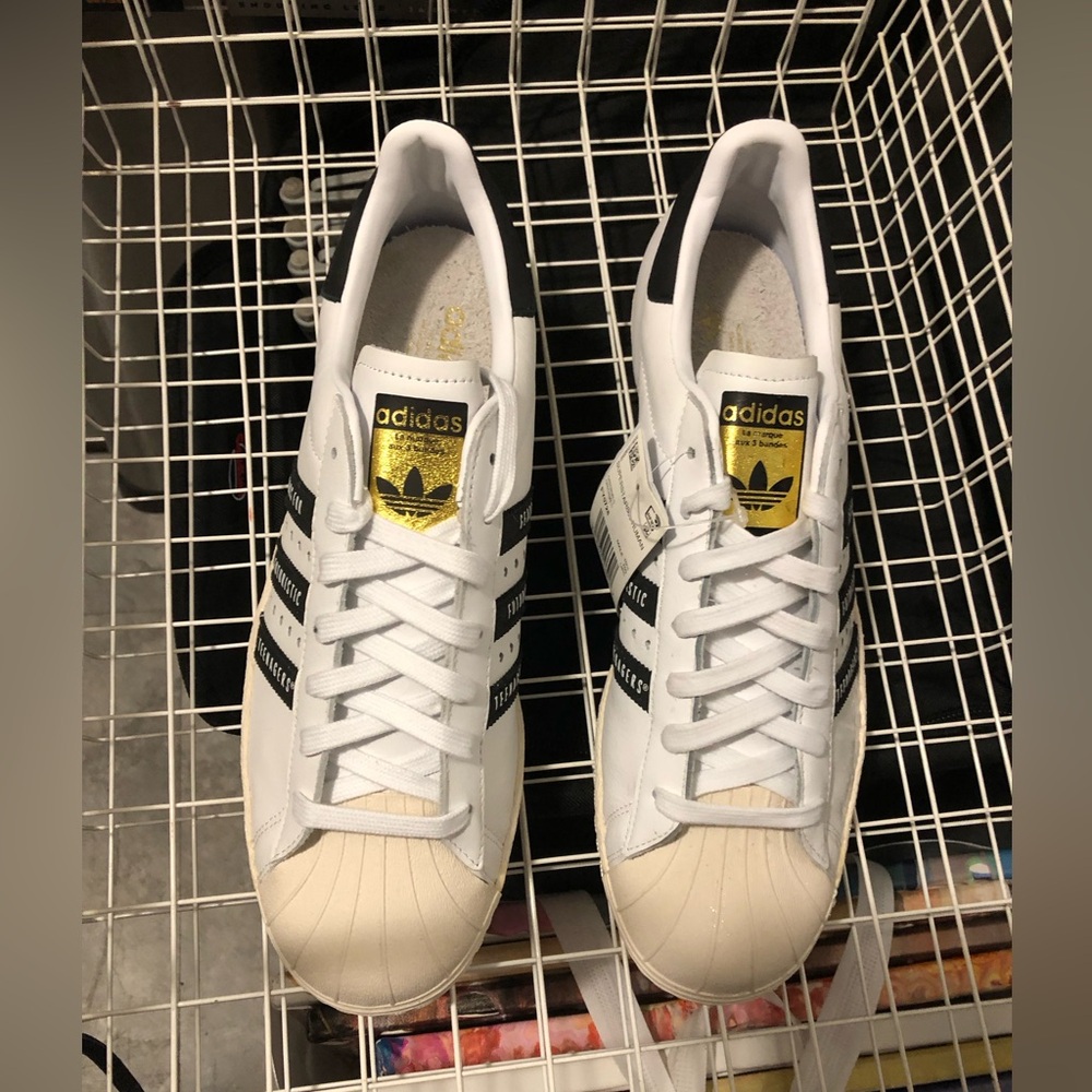 Adidas Sneakers